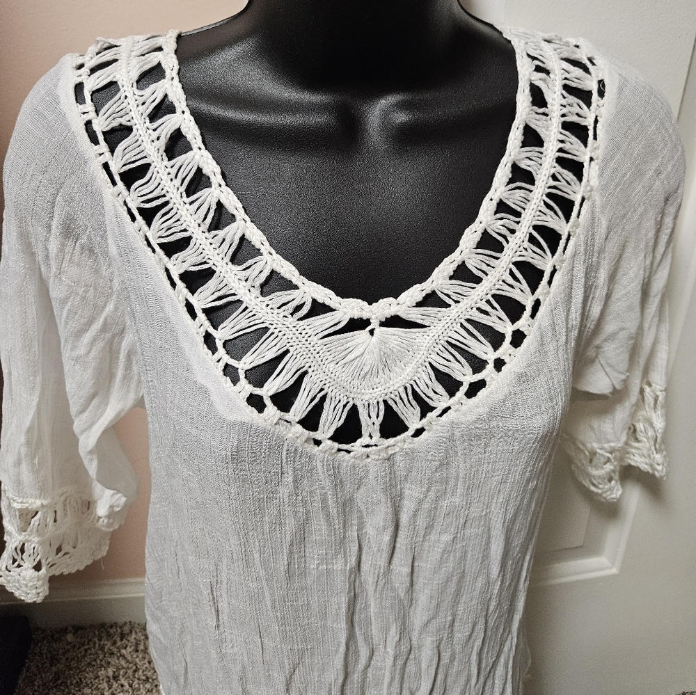 VENUS White Relaxed Cropped Tunic Or Swimsuit Cover-Up - Picture 2 of 13